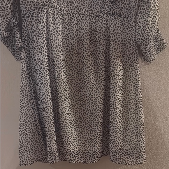 Elegant Black and White Patterned Dress - Picture 7 of 11